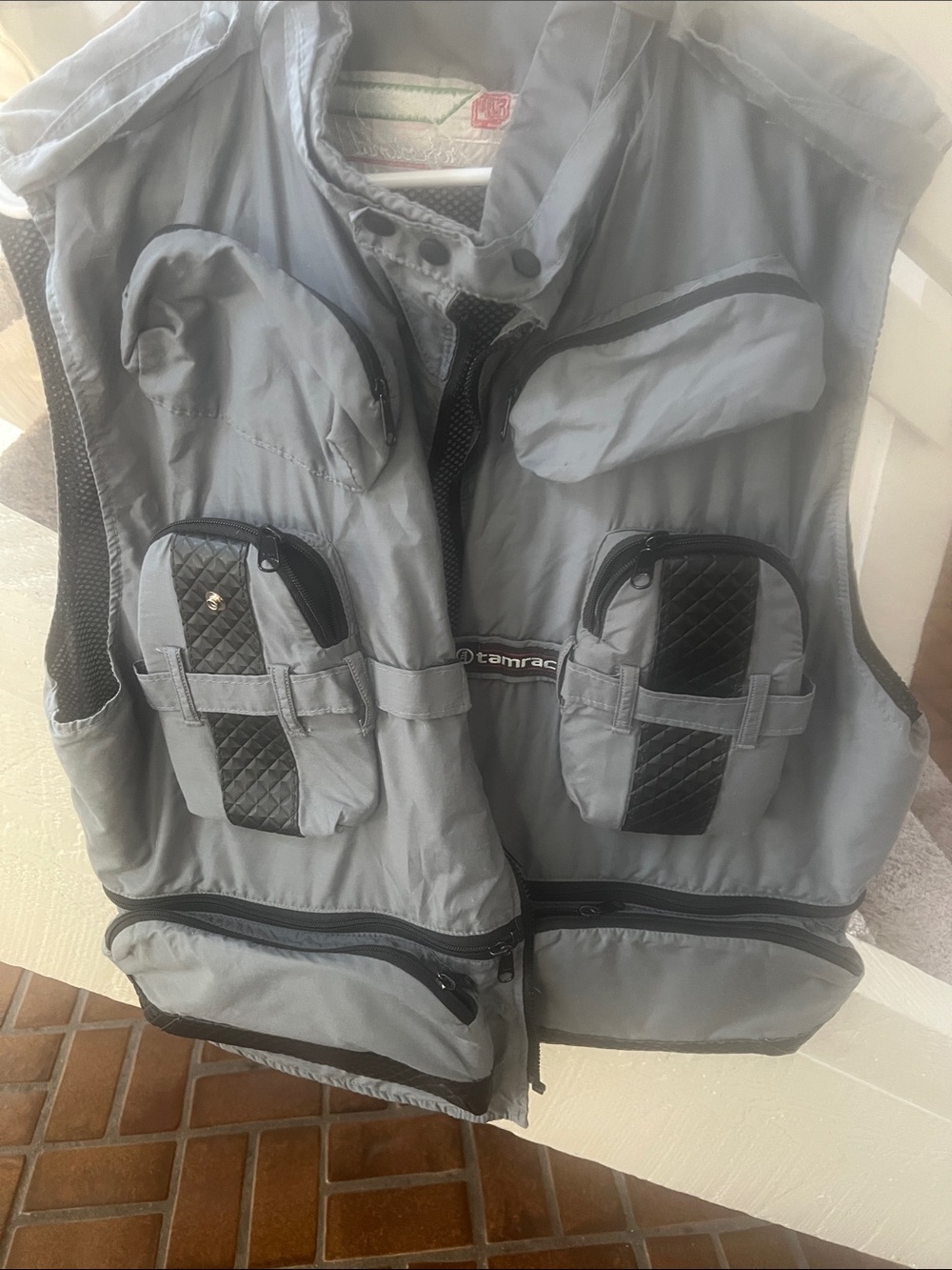 Tamrac Men's Utility Shooters/ Fly Fishing  Vest in Gray XL